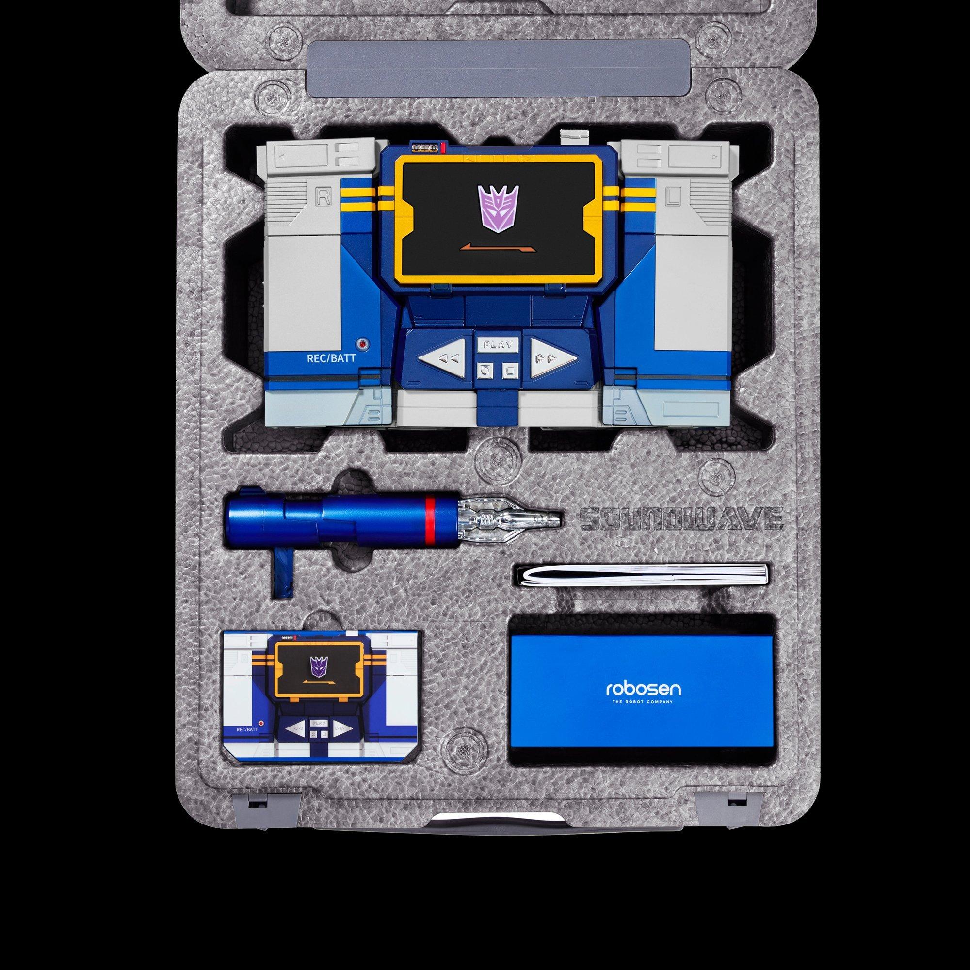 Transformers G1 Flagship Soundwave Auto-Converting Robot by Robosen